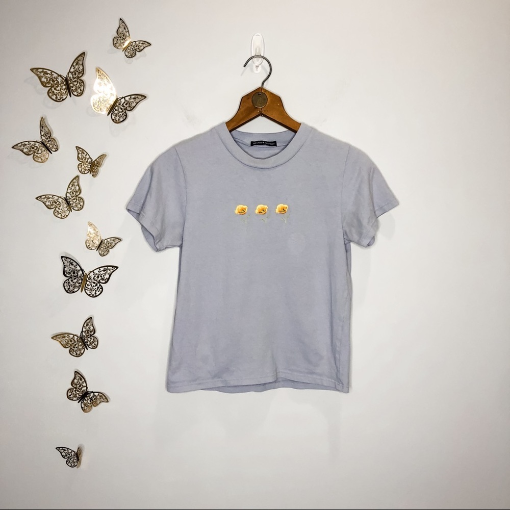 🦋🌙 BRANDY MELVILLE | Light Blue Periwinkle Tee with Three Embroidered Poppies